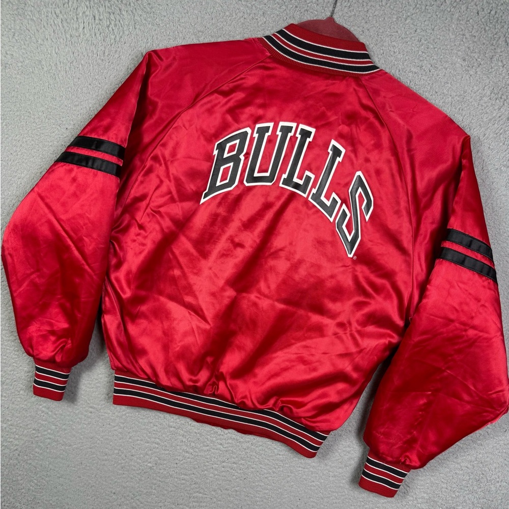 Kids vintage 90s Chicago‎ bulls chalk line satin jacket